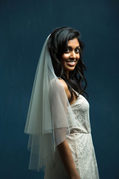 elegant white ivory champagne red black purple pink two-tier wedding veil fashional cut edge waist length bridal veil
elegant white ivory champagne red black purple pink two-tier wedding veil fashional cut edge waist length bridal veil