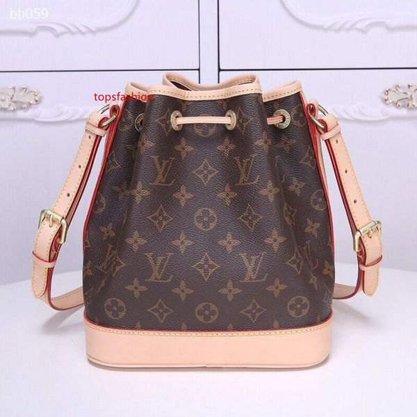 2020 од оен и зима одно плео lattice пеѬекинђл bucket bag hit ве drawstring болой емкои
2020 од оен и зима одно плео lattice пеѬекинђл bucket bag hit ве drawstring болой емкои