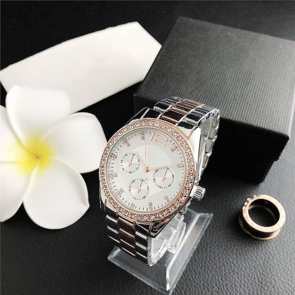 selling men's ladies quartz watches luxury brand fashion diamond quartz watches men's ladies watches, Slivery;brown
selling men's ladies quartz watches luxury brand fashion diamond quartz watches men's ladies watches, Slivery;brown