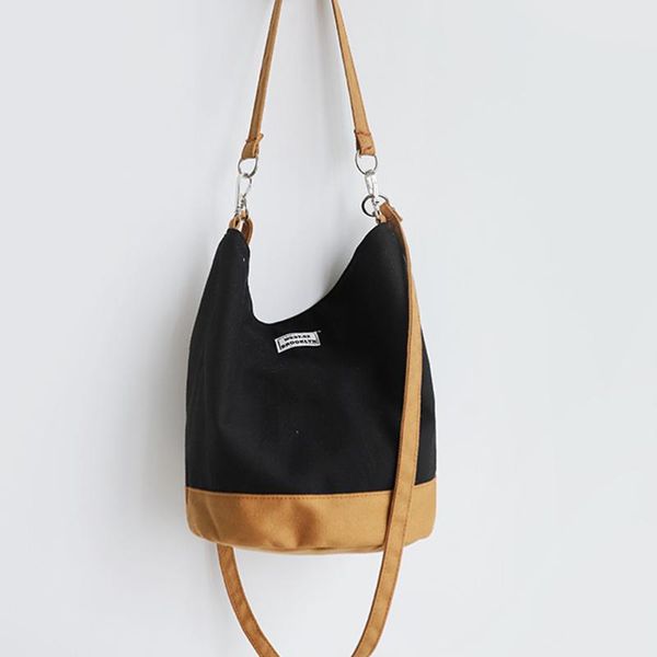 женщины tote сумки новая мода холщовый мешок женщина мешок плеча литературные ветер ткань ковш сумки 
женщины tote сумки новая мода холщовый мешок женщина мешок плеча литературные ветер ткань ковш сумки