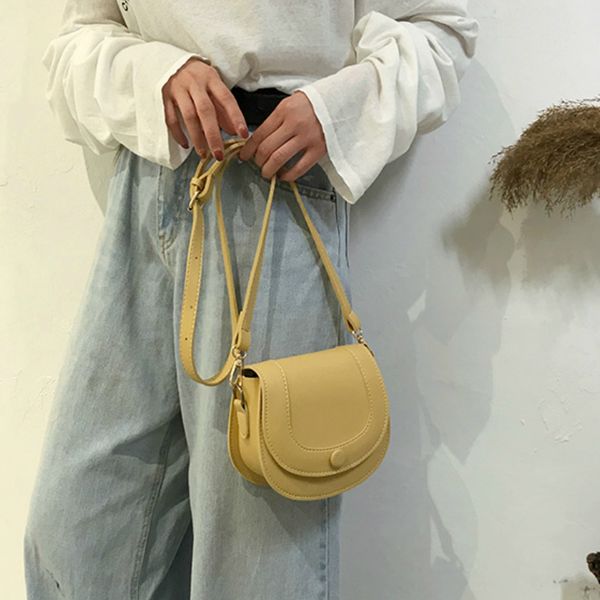 summer simple solid color 2020 summer new retro fashion semicircle saddle bag shoulder messenger small bag
summer simple solid color 2020 summer new retro fashion semicircle saddle bag shoulder messenger small bag