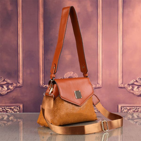 the single shoulder bag designer luxury shoulder bags womens patent leather england style small envelope m style new arrival fashion
the single shoulder bag designer luxury shoulder bags womens patent leather england style small envelope m style new arrival fashion