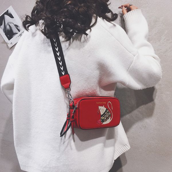 красный небольшой мешок 2019 новая женская сумка милый маленький квадратный широкий плечевой ремень мыши прилив плечо кроссбоди