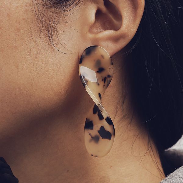 pattern spiral resin ancient vintage earrings for women bohemian style ethnic statement elegant minimalist female ear jewelry, Golden;silver
pattern spiral resin ancient vintage earrings for women bohemian style ethnic statement elegant minimalist female ear jewelry, Golden;silver