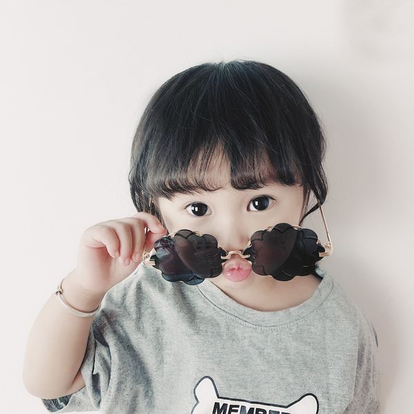 fashion luxury cute boys girls sun glasses rimless children sunglasses flower shaped kids sunglasses 2020, White;black
fashion luxury cute boys girls sun glasses rimless children sunglasses flower shaped kids sunglasses 2020, White;black