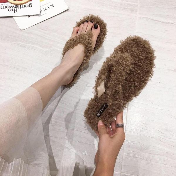 rubber flip flops low fur shoes slippers women summer luxury slides pantofle hawaiian soft plush designer 2020 flat pu rome, Black
rubber flip flops low fur shoes slippers women summer luxury slides pantofle hawaiian soft plush designer 2020 flat pu rome, Black