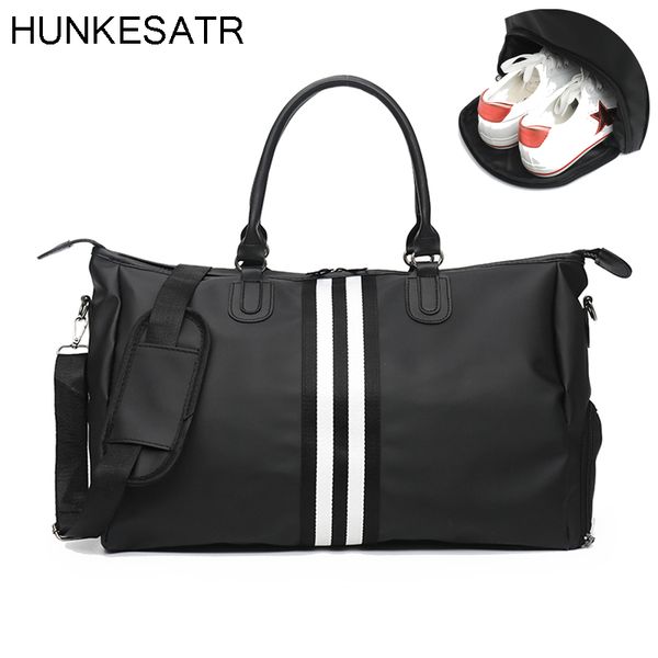 2019 wholesale black stirped nylon sport gym bag men waterproof travel duffel fitness bags for women with shoe compartment
2019 wholesale black stirped nylon sport gym bag men waterproof travel duffel fitness bags for women with shoe compartment