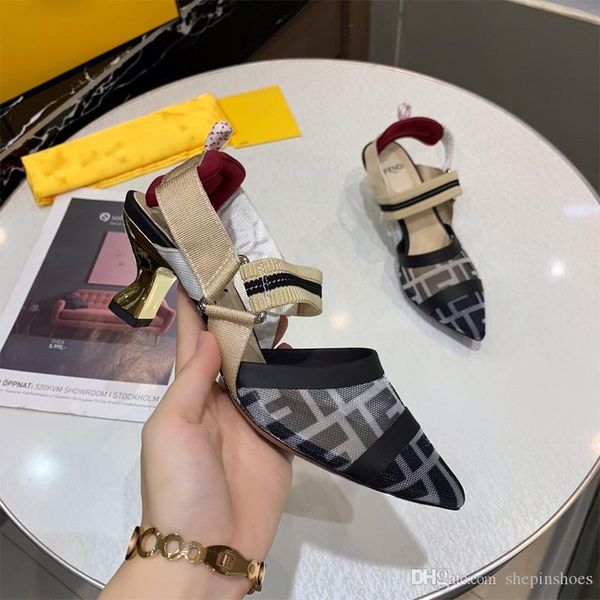 европейские и американские моды lady 5см высокой пятки платье партии сандалии девушки заостренный сексуальные танцы свадьбы дизайнер сандали, Black
европейские и американские моды lady 5см высокой пятки платье партии сандалии девушки заостренный сексуальные танцы свадьбы дизайнер сандали, Black
