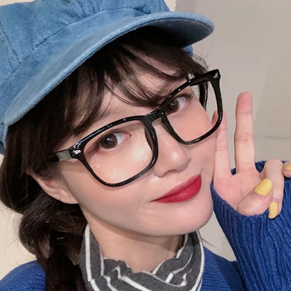 plain 8082 myopia m nail frame myopia glasses frame men's and women's plain glasses, Silver
plain 8082 myopia m nail frame myopia glasses frame men's and women's plain glasses, Silver