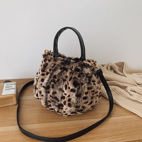 furry bag women's shoulder crossover shoulder bag/hand bag cute velvet bucket winter women's
furry bag women's shoulder crossover shoulder bag/hand bag cute velvet bucket winter women's