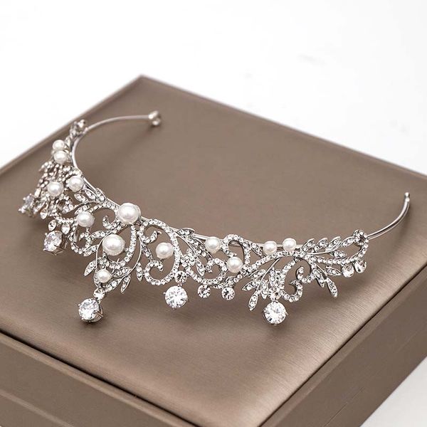 2019 new retro fashion crystal simulated pearls princess tiaras crowns bridal bride noiva wedding party hair accessories, Golden;white
2019 new retro fashion crystal simulated pearls princess tiaras crowns bridal bride noiva wedding party hair accessories, Golden;white