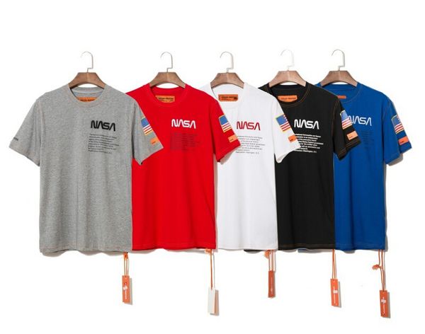 Men Brand Designer T-shirt Print Shirt Casaul Loose Top Tee Cotton Short Fitness Breathable Bodybuilding Male 
Men Brand Designer T-shirt Print Shirt Casaul Loose Top Tee Cotton Short Fitness Breathable Bodybuilding Male