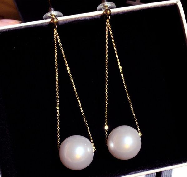 new ins fashion designer luxury pearl pendant drop dangle chandelier stud earrings for woman girls 18k gold plated
new ins fashion designer luxury pearl pendant drop dangle chandelier stud earrings for woman girls 18k gold plated
