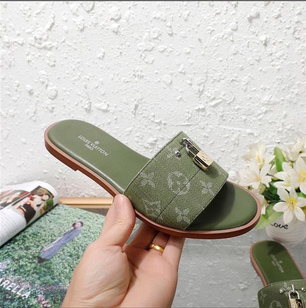 fashionable and beautiful fabric special presbyterian leather inside sheepskin fine original designer shoe last rubber foam to large bottom, Blue;gray
fashionable and beautiful fabric special presbyterian leather inside sheepskin fine original designer shoe last rubber foam to large bottom, Blue;gray