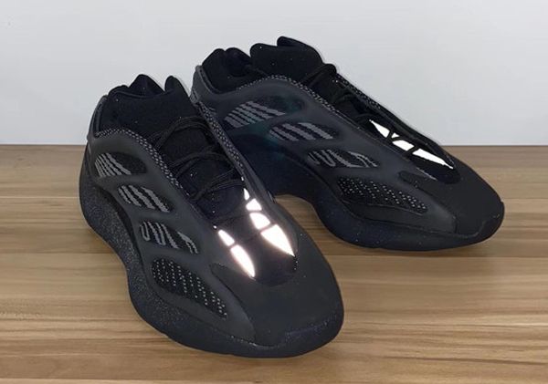 2020 ale with box 700 v3 black kanye west men womens sneakers running shoes for sale glows in the dark upper wave running shoes sports
2020 ale with box 700 v3 black kanye west men womens sneakers running shoes for sale glows in the dark upper wave running shoes sports