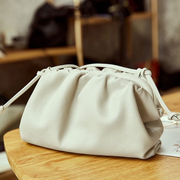 bag female large capacity fashion cowhide simple cloud bag 2019 new messenger shoulder luxury handbag women bags designer
bag female large capacity fashion cowhide simple cloud bag 2019 new messenger shoulder luxury handbag women bags designer