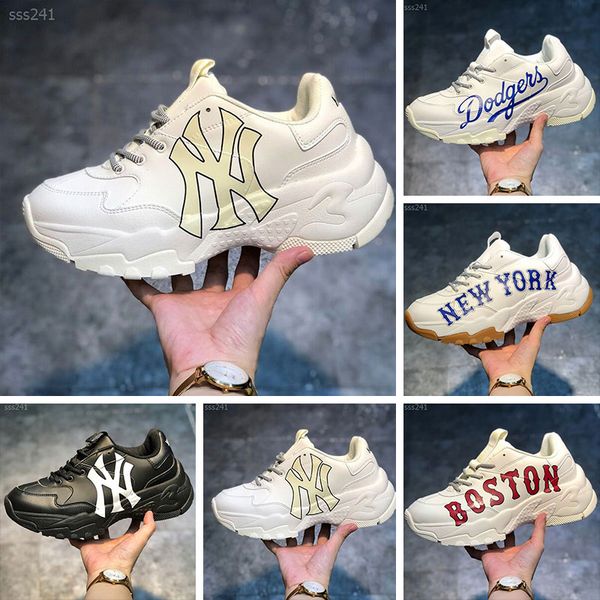 men casual shoes sports sneakers mens flats fashion sneakers male casual platform triple black white red beige personality 38-44 with box
men casual shoes sports sneakers mens flats fashion sneakers male casual platform triple black white red beige personality 38-44 with box