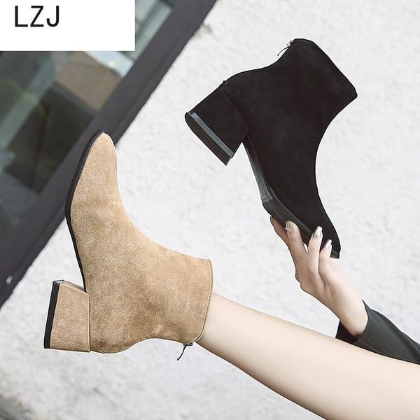 2019 shoes woman short length square mid heels toe flock ankle autumn winter warm plush slip on snow black boots botas mujer
2019 shoes woman short length square mid heels toe flock ankle autumn winter warm plush slip on snow black boots botas mujer