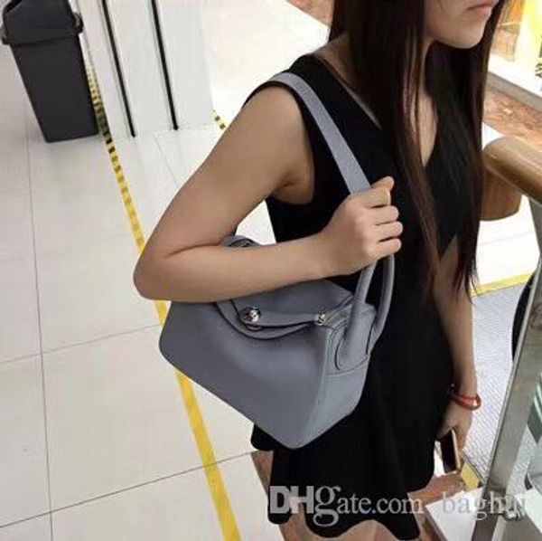 fashion classics shoulder bagscross bodytoteshandbags brand fashion luxury designer bags famous women cowhide one-shoulder handbag 08m
fashion classics shoulder bagscross bodytoteshandbags brand fashion luxury designer bags famous women cowhide one-shoulder handbag 08m