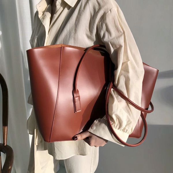 fashion simply women large capacity totes handbags pu leather shoulder messenger bags female big buckets purses
fashion simply women large capacity totes handbags pu leather shoulder messenger bags female big buckets purses