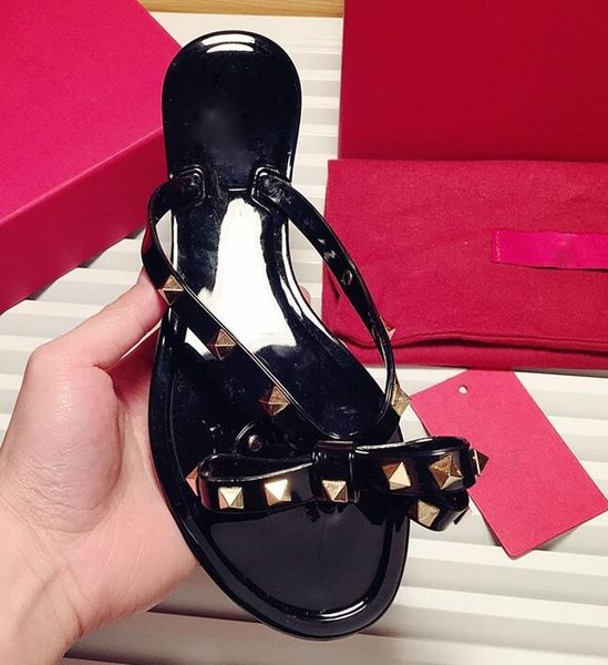 2020 new women brand slipper flat shoes with rivets pvc 35-41 women flat sandals nude shoes with box, Black
2020 new women brand slipper flat shoes with rivets pvc 35-41 women flat sandals nude shoes with box, Black