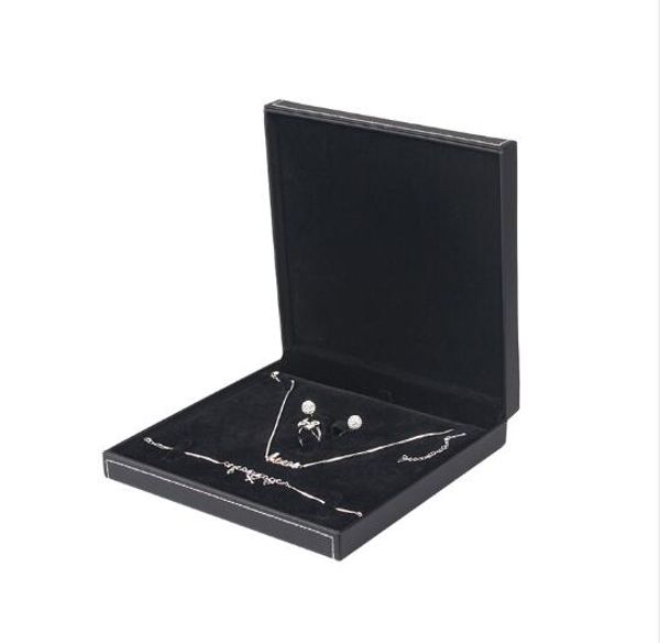 20pcs/lot pu leath jewelry box 19x19cm black square jewelry stoarage case for earring ring necklace handchain set box, Pink;blue
20pcs/lot pu leath jewelry box 19x19cm black square jewelry stoarage case for earring ring necklace handchain set box, Pink;blue