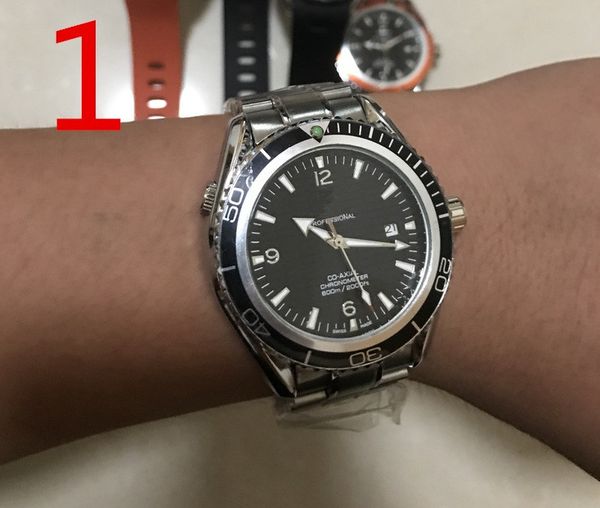 24 Mens Watches Fashion 42mm Classic Watch stainless steel Quartz Movement Mens Party Wristwatch Business watch Gift Clock
24 Mens Watches Fashion 42mm Classic Watch stainless steel Quartz Movement Mens Party Wristwatch Business watch Gift Clock