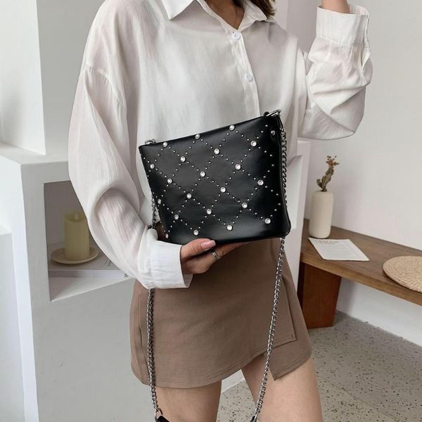 female shoulder bucket bags women pure color chain shoulder travel totes purse leather diamonds messenger bags zipper
female shoulder bucket bags women pure color chain shoulder travel totes purse leather diamonds messenger bags zipper