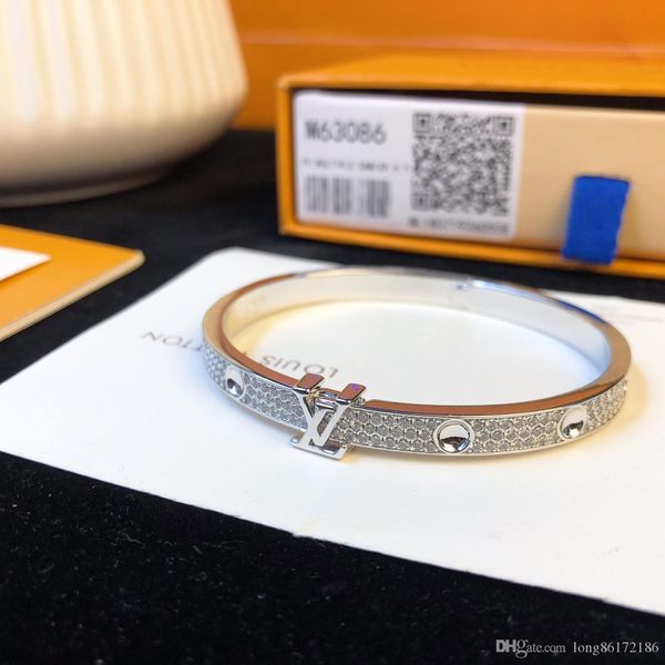 enamel bangle bracelet 2019 luxury designer fashion jewelry diamond jewelry for men and women of letters decorations, Black
enamel bangle bracelet 2019 luxury designer fashion jewelry diamond jewelry for men and women of letters decorations, Black