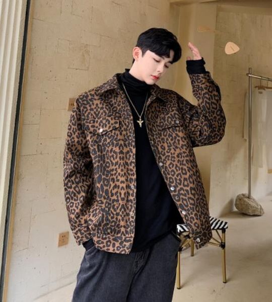 2020 new euramerican men clothing fashion reversible leopard print joining loose jacket hairstylist stage costumes m-xl, White;black
2020 new euramerican men clothing fashion reversible leopard print joining loose jacket hairstylist stage costumes m-xl, White;black