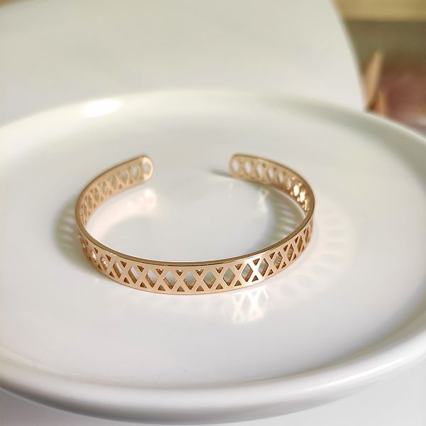 peri'sbox hollow mesh geometric bangles crossed triangle gold bangles for women wide vintage open bangle 2020 jewelry adjustable, Black
peri'sbox hollow mesh geometric bangles crossed triangle gold bangles for women wide vintage open bangle 2020 jewelry adjustable, Black