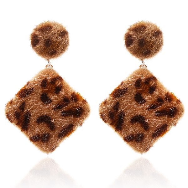 autumn and winter fashion simple leopard mohair earrings square temperament ladies high fashion accessories, Silver
autumn and winter fashion simple leopard mohair earrings square temperament ladies high fashion accessories, Silver