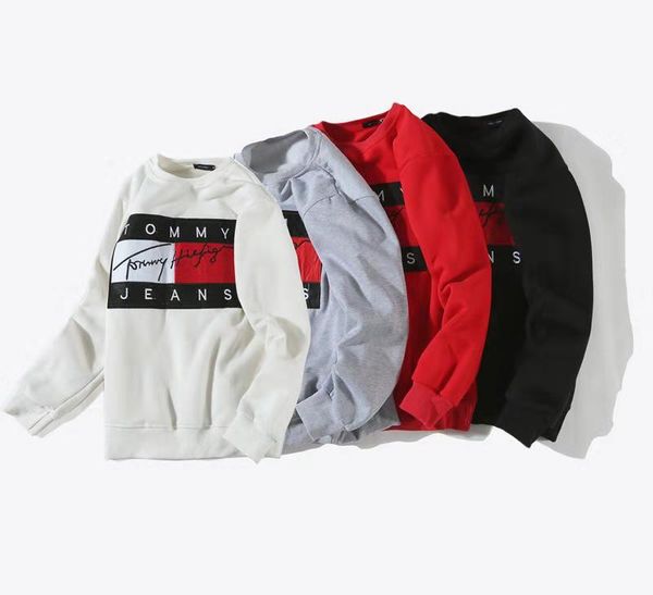 new 2020 men's high-end design sweater pullover brand men's sweater knitwear long-sleeved design sweater winter men's wear a0, White;black
new 2020 men's high-end design sweater pullover brand men's sweater knitwear long-sleeved design sweater winter men's wear a0, White;black