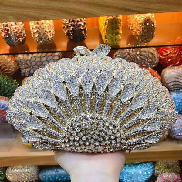 сиюань белый кристалл золото металл кошелек сцепления rhinestone gemstone вечера женщин свадебные плеча сумка
сиюань белый кристалл золото металл кошелек сцепления rhinestone gemstone вечера женщин свадебные плеча сумка