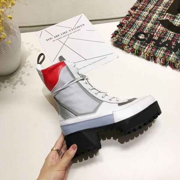 2020 european station authentic martin boots printed leather platform sheepskin lace fashion wild boots 5 cm 15 ribbon boxed size 35-42, Black
2020 european station authentic martin boots printed leather platform sheepskin lace fashion wild boots 5 cm 15 ribbon boxed size 35-42, Black