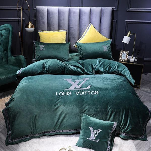 Dhl new all cotton bedding uit fa hion winter 4pc bed cover uit man and women embroidery bedding no tatic
Dhl new all cotton bedding uit fa hion winter 4pc bed cover uit man and women embroidery bedding no tatic
