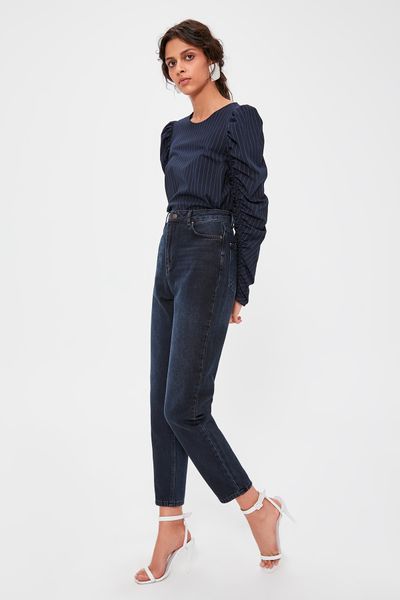trendyol dark blue high waist mom jeans twoaw20je0180
