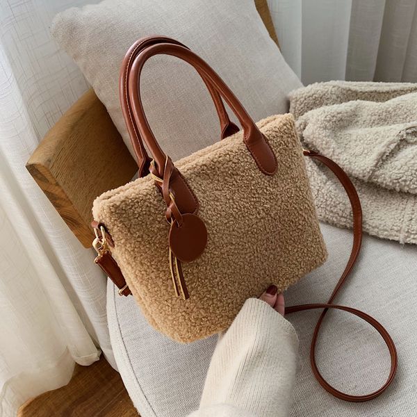 autumn and winter fashion retro plush handbag 2019 new fashion wild texture messenger bag handbag
autumn and winter fashion retro plush handbag 2019 new fashion wild texture messenger bag handbag