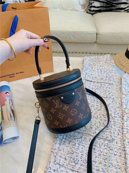 2019 women designer handbags luxury crossbody messenger shoulder bags chain bag good quality pu leather purses ladies handbag
2019 women designer handbags luxury crossbody messenger shoulder bags chain bag good quality pu leather purses ladies handbag