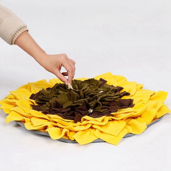 new pet-shaped dog mat shaped asphyxiation bowl pet dog mat pad for dog training
