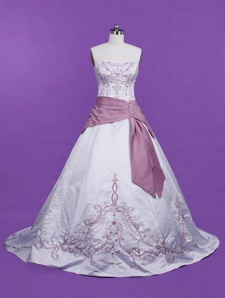 white satin embroidered flower ball gown wedding dress pupple embroidered flower beading sash knitted off-shoulder backless zipper dresses
white satin embroidered flower ball gown wedding dress pupple embroidered flower beading sash knitted off-shoulder backless zipper dresses