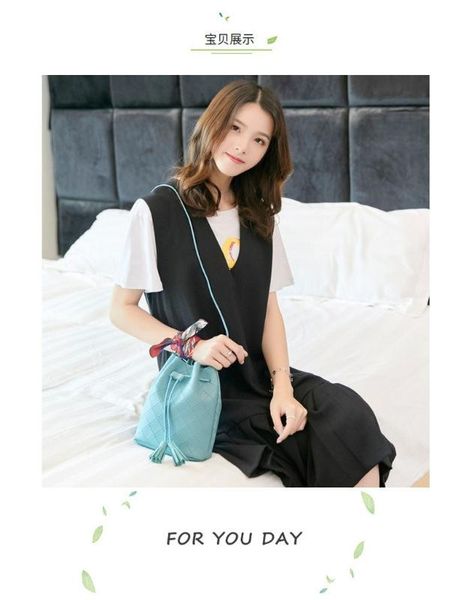 2020 new women's shoulder bag korean version lingge ms. crossbody bag tassel simple ladies shoulder
2020 new women's shoulder bag korean version lingge ms. crossbody bag tassel simple ladies shoulder