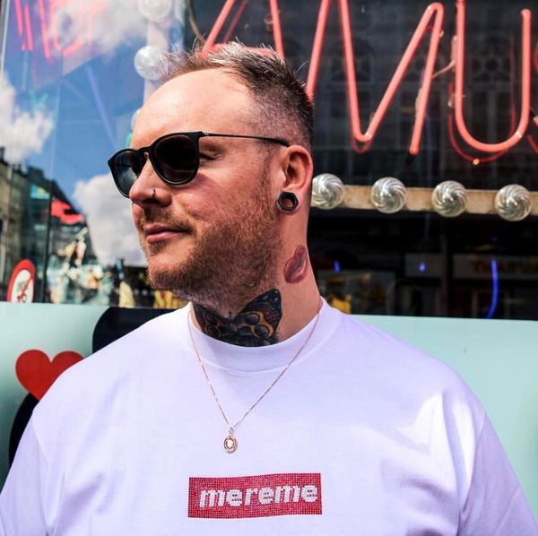 19ss box logo x swaroovski 25th anniversary tee летние футболки для мужчин повседневная женская уличная футболка crystal clothes s-xl черный, White;black
19ss box logo x swaroovski 25th anniversary tee летние футболки для мужчин повседневная женская уличная футболка crystal clothes s-xl черный, White;black