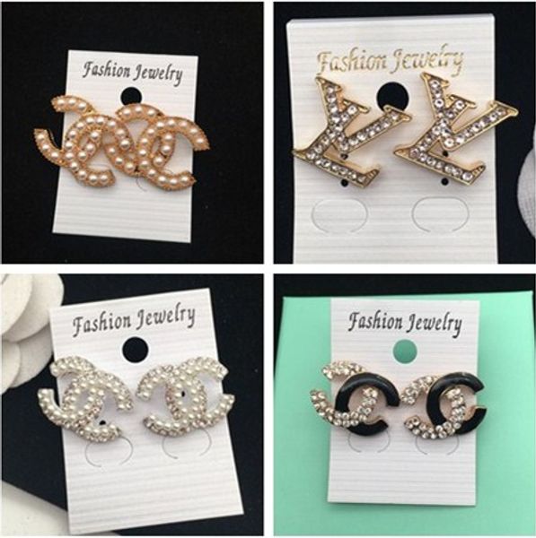Brand Classic Crystal Letter Stud Earrings Fashion Jewelry For Women Statement Imitation Pearl Earrings Jewelry Fast delivery
Brand Classic Crystal Letter Stud Earrings Fashion Jewelry For Women Statement Imitation Pearl Earrings Jewelry Fast delivery