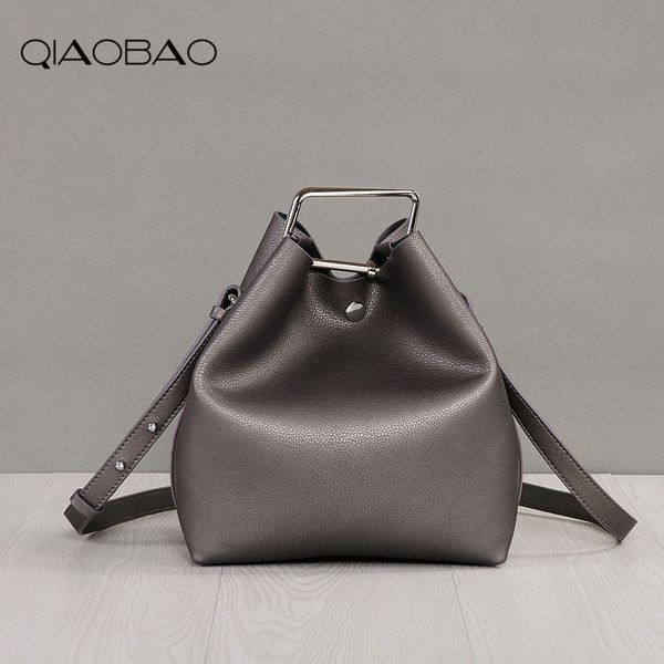 qiaobao 2020 spring and summer new korean fashion genuine leather bag ladies shoulder bag leather bucket
qiaobao 2020 spring and summer new korean fashion genuine leather bag ladies shoulder bag leather bucket