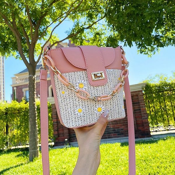 fashion straw shoulder bag for women acrylic chain handbag daisy bucket bag summer mini messenger crossbody bags
fashion straw shoulder bag for women acrylic chain handbag daisy bucket bag summer mini messenger crossbody bags