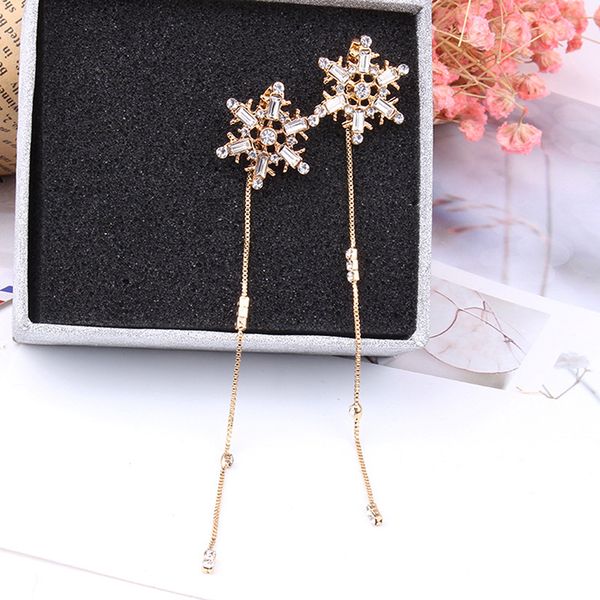 fashion new earrings temperament crystal earrings long section pearl snowflake silver needle
fashion new earrings temperament crystal earrings long section pearl snowflake silver needle