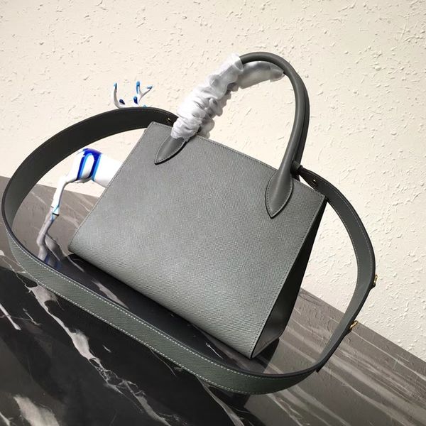 26cm genuie leather tote bag same color hardware single shoulder bag 7 colors
26cm genuie leather tote bag same color hardware single shoulder bag 7 colors