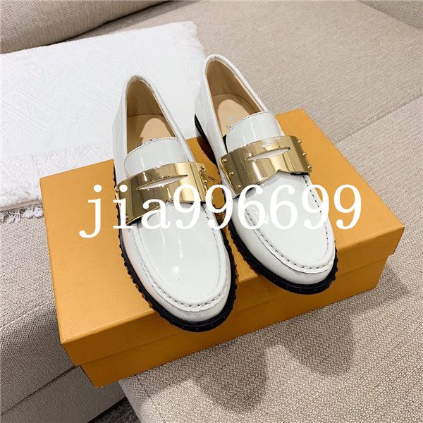 2020 new women's brand luxury fashion women's shoes, loafers, embroidered one pedal, fashionable single product, simple and wild f, Black;red
2020 new women's brand luxury fashion women's shoes, loafers, embroidered one pedal, fashionable single product, simple and wild f, Black;red