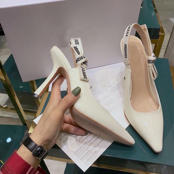 2019 fashion luxury designer women shoes high heels women sandals star vintage sandal shoes with box size 35-40 -293, Black
2019 fashion luxury designer women shoes high heels women sandals star vintage sandal shoes with box size 35-40 -293, Black